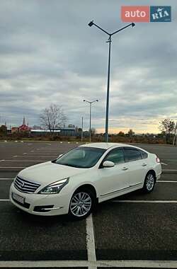 Седан Nissan Teana 2013 в Чернівцях