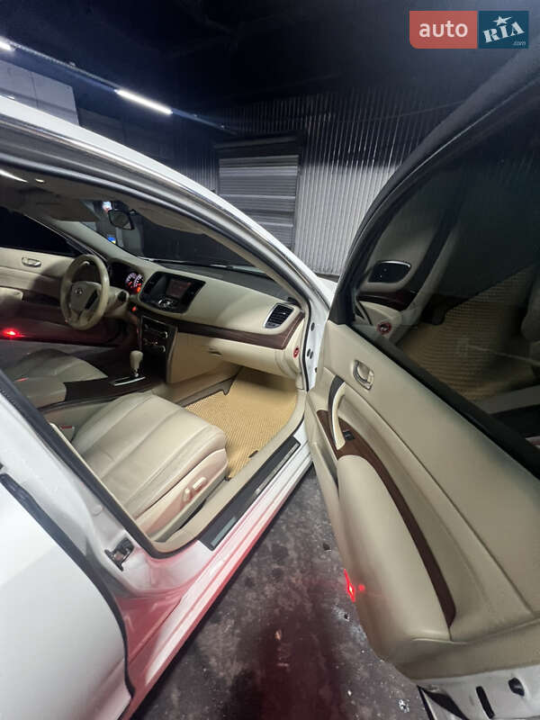 Седан Nissan Teana 2011 в Киеве