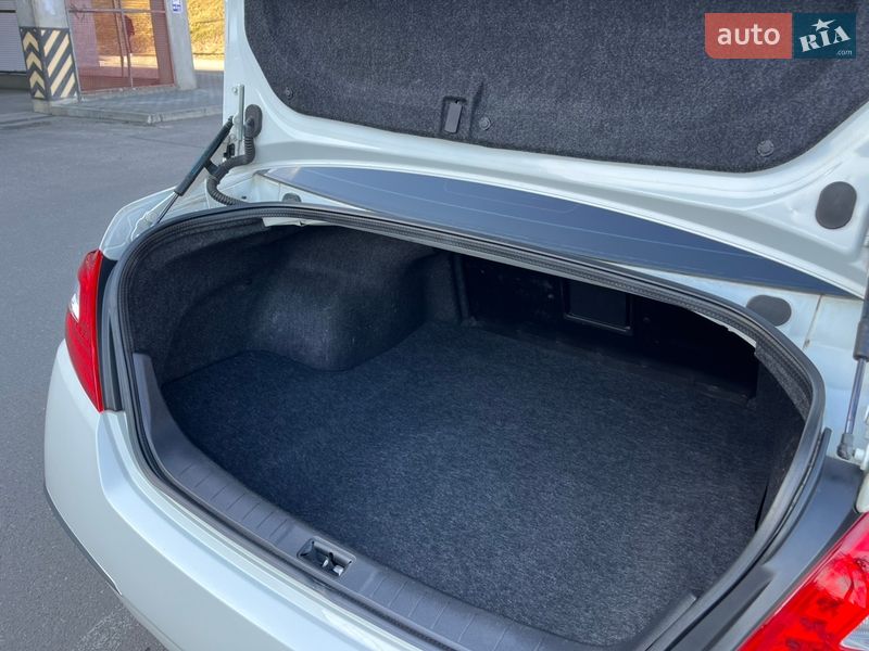 Седан Nissan Teana 2012 в Києві