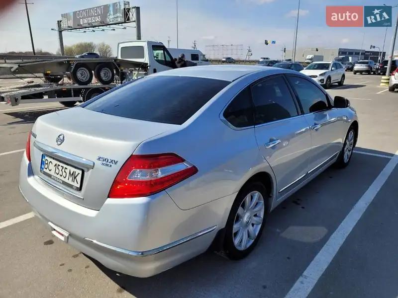 Nissan Teana