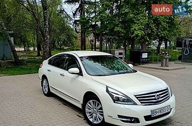Седан Nissan Teana 2013 в Чернівцях