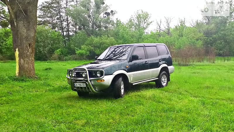Позашляховик / Кросовер Nissan Terrano II 1999 в Києві