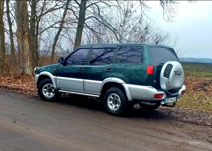Позашляховик / Кросовер Nissan Terrano II 1999 в Києві