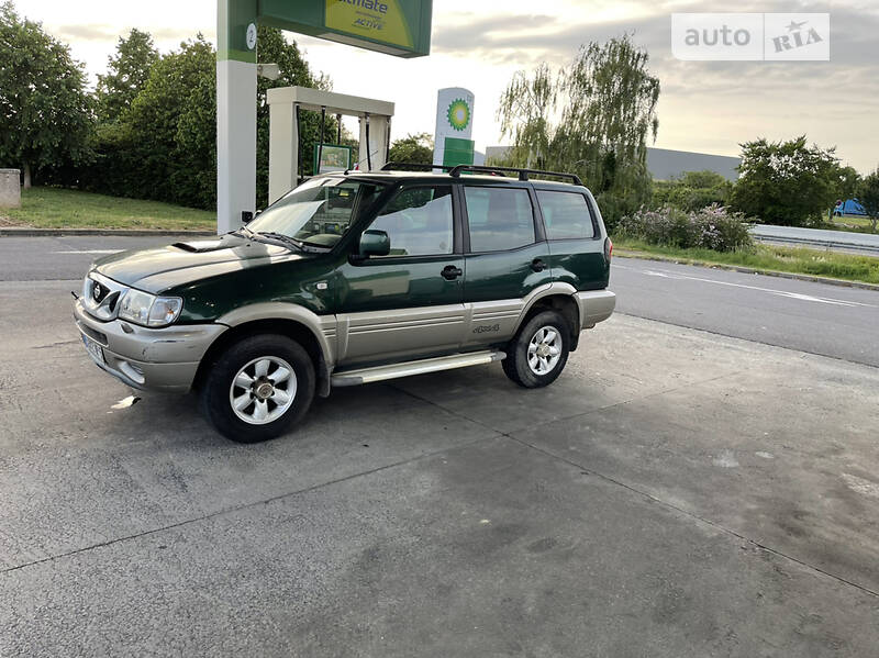 Внедорожник / Кроссовер Nissan Terrano II 2000 в Ивано-Франковске