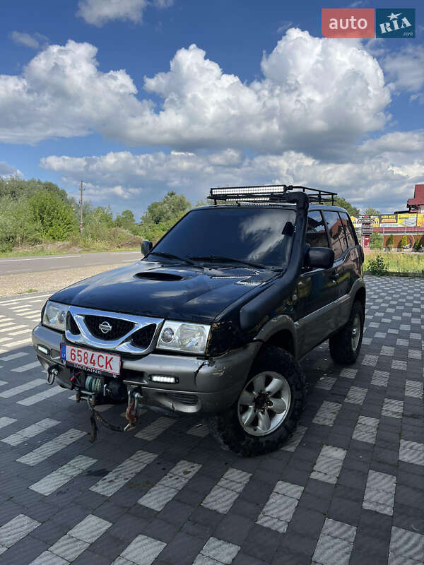 Nissan Terrano II 2003