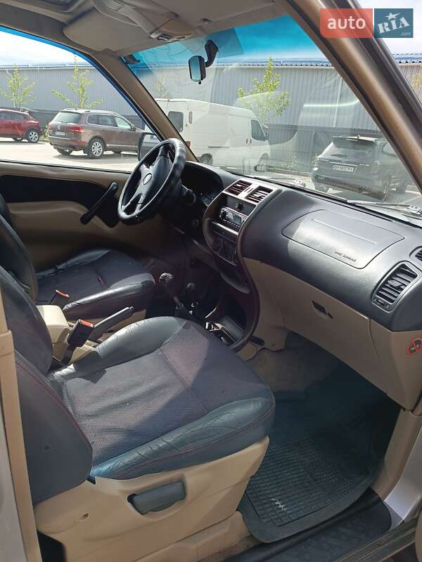 Позашляховик / Кросовер Nissan Terrano 2001 в Одесі