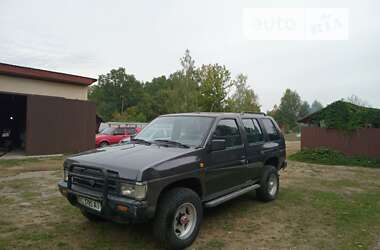 Позашляховик / Кросовер Nissan Terrano 1990 в Луцьку