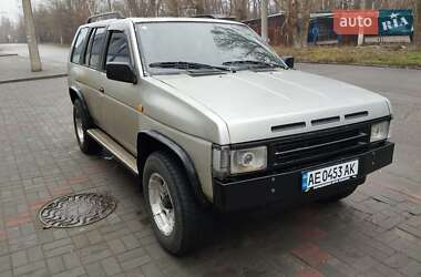 Внедорожник / Кроссовер Nissan Terrano 1989 в Запорожье