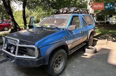 Внедорожник / Кроссовер Nissan Terrano 1989 в Черновцах