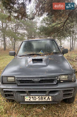 Внедорожник / Кроссовер Nissan Terrano 1997 в Николаевке