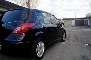 Хэтчбек Nissan TIIDA 2013 в Каменском