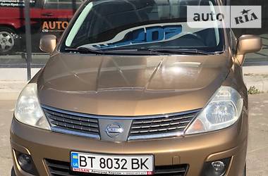 Хэтчбек Nissan TIIDA 2008 в Херсоне