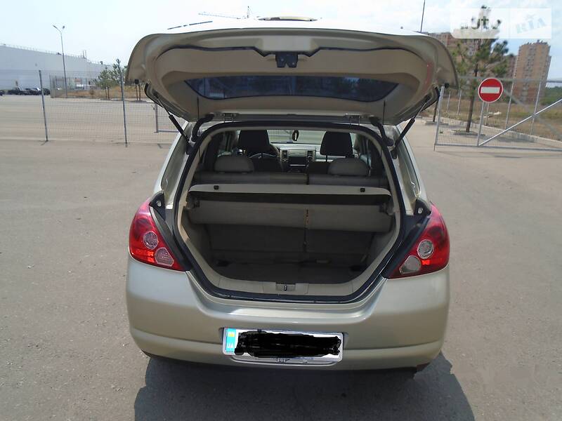 Хетчбек Nissan TIIDA 2006 в Одесі