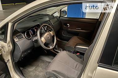 Хетчбек Nissan TIIDA 2012 в 