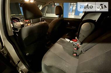 Хетчбек Nissan TIIDA 2012 в 