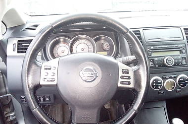Хэтчбек Nissan TIIDA 2008 в Звягеле