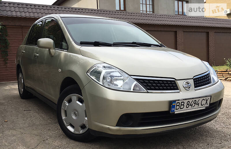 Nissan TIIDA