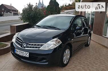 Хэтчбек Nissan TIIDA 2010 в Одессе