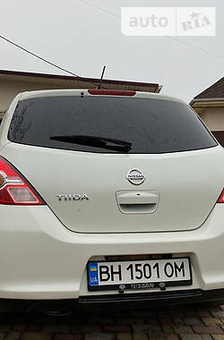Хэтчбек Nissan TIIDA 2010 в Одессе