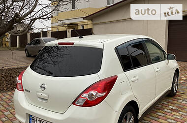 Хэтчбек Nissan TIIDA 2010 в Одессе