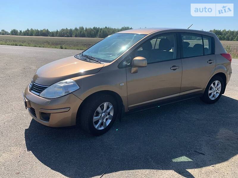 Nissan TIIDA