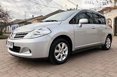 Хэтчбек Nissan TIIDA 2010 в Николаеве