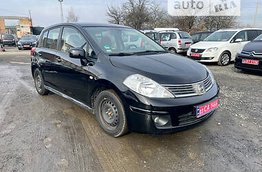 Хэтчбек Nissan TIIDA 2008 в Луцке