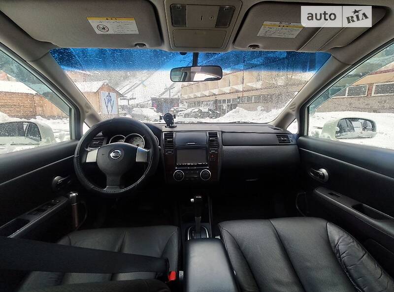 Хэтчбек Nissan TIIDA 2010 в Киеве
