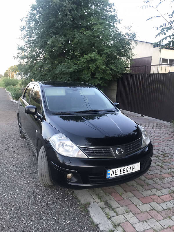 Седан Nissan TIIDA 2007 в Днепре