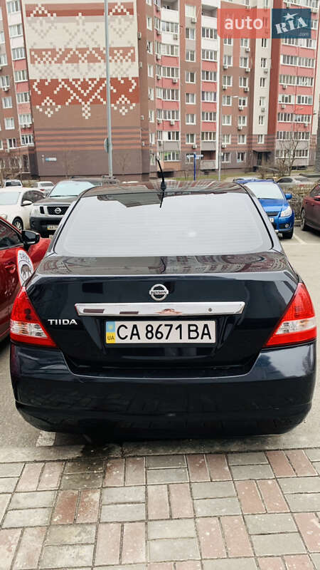 Седан Nissan TIIDA 2007 в Киеве