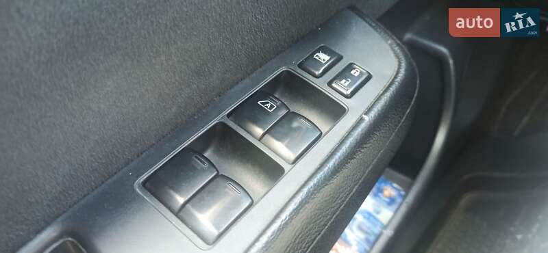 Седан Nissan TIIDA 2007 в Києві