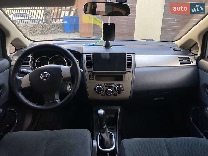 Хэтчбек Nissan TIIDA 2011 в Коломые