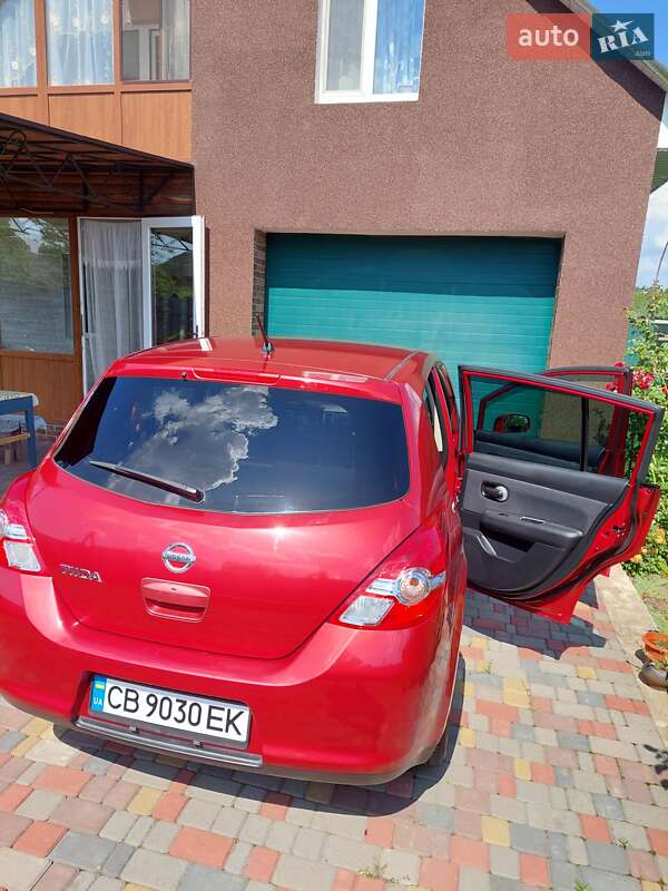 Хетчбек Nissan TIIDA 2012 в Ніжині