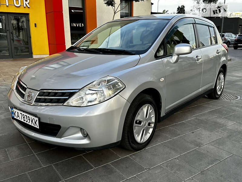 Хетчбек Nissan TIIDA 2012 в Києві