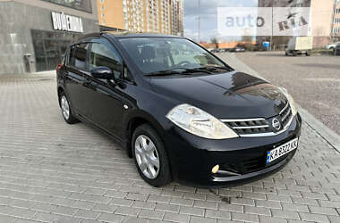 Хэтчбек Nissan TIIDA 2012 в Киеве