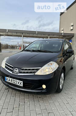 Хэтчбек Nissan TIIDA 2012 в Киеве