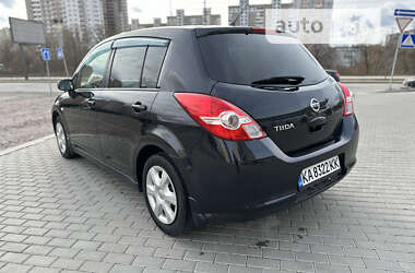 Хэтчбек Nissan TIIDA 2012 в Киеве