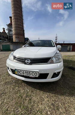 Седан Nissan TIIDA 2011 в Львове