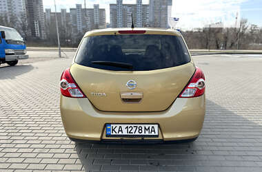 Хэтчбек Nissan TIIDA 2012 в Чернигове