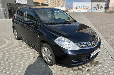 Хэтчбек Nissan TIIDA 2011 в Киеве