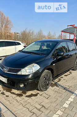 Хэтчбек Nissan TIIDA 2011 в Хмельницком