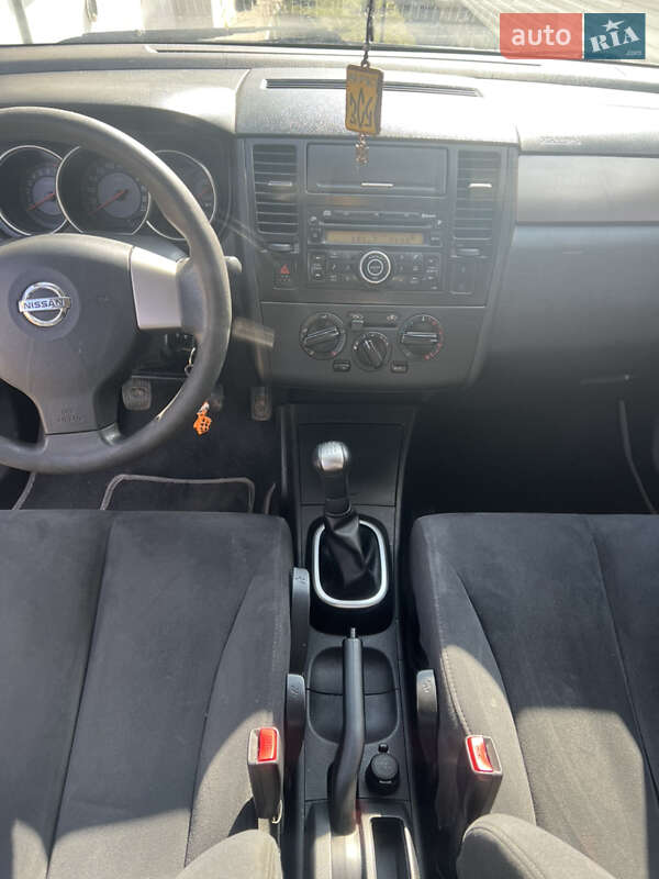 Хэтчбек Nissan TIIDA 2008 в Хмельницком