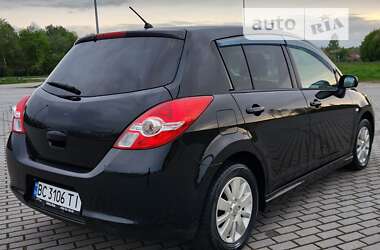 Хэтчбек Nissan TIIDA 2010 в Львове