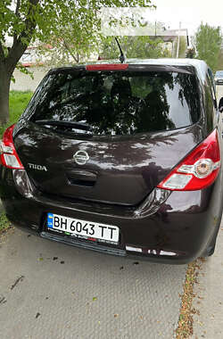 Хэтчбек Nissan TIIDA 2011 в Одессе