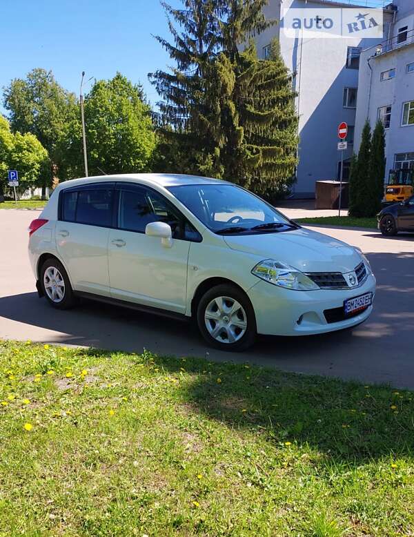 Хэтчбек Nissan TIIDA 2011 в Конотопе