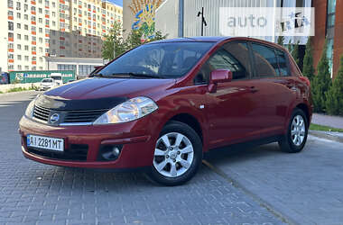 Хэтчбек Nissan TIIDA 2010 в Хмельницком