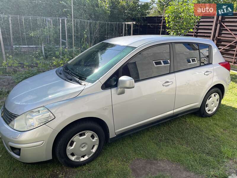 Хетчбек Nissan TIIDA 2008 в Черкасах