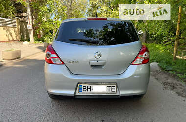 Хетчбек Nissan TIIDA 2012 в Одесі