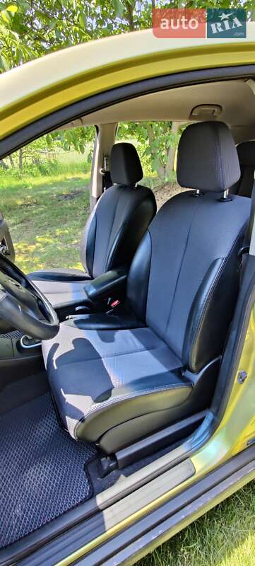 Хетчбек Nissan TIIDA 2008 в Ладижині