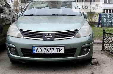 Хэтчбек Nissan TIIDA 2008 в Киеве